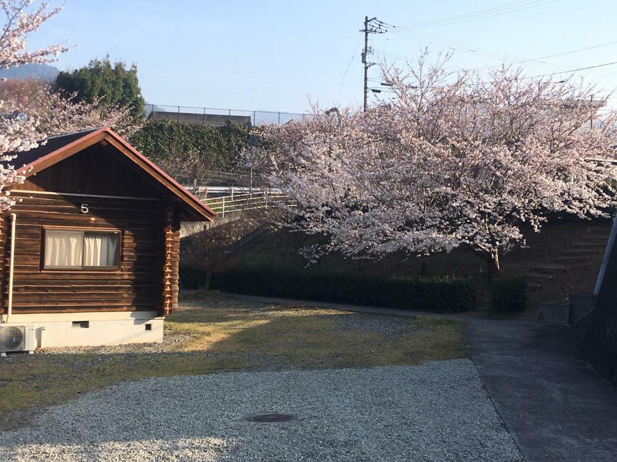 美濃田の淵キャンプ村 Hotel Higashimiyoshi Exterior photo